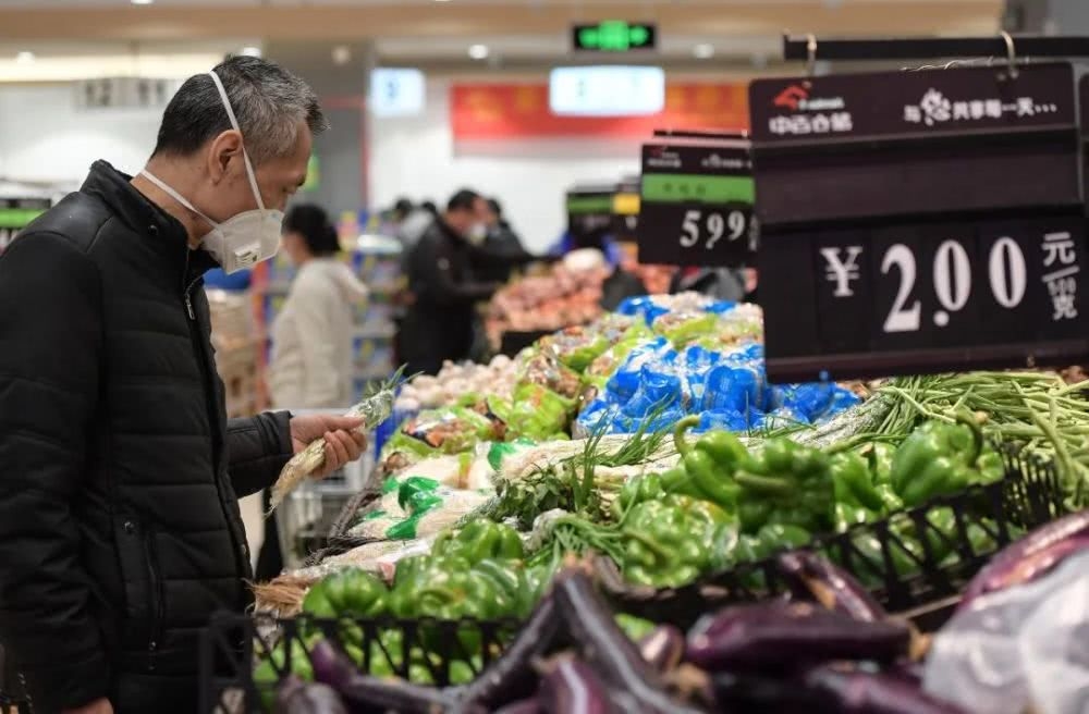 疫情中，一個(gè)中產(chǎn)家庭能撐多久？